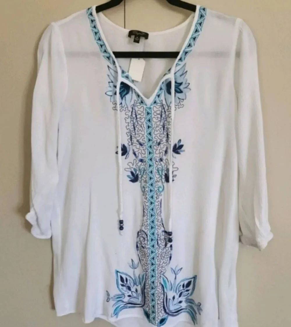 Cupio White Boho Tunic with Blue floral embroidered Accents long sleeved